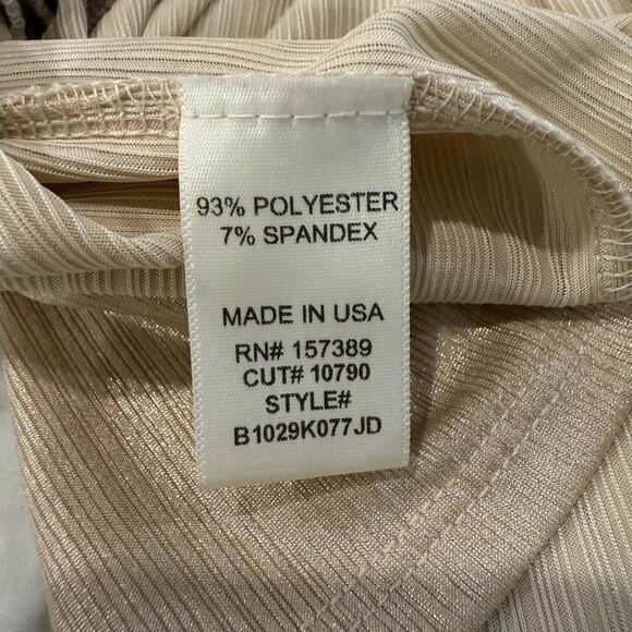 Altar’d State NWT Draped V-Neck Kimono Style Metallic Blouse Women's Small Gold - Picture 8 of 8